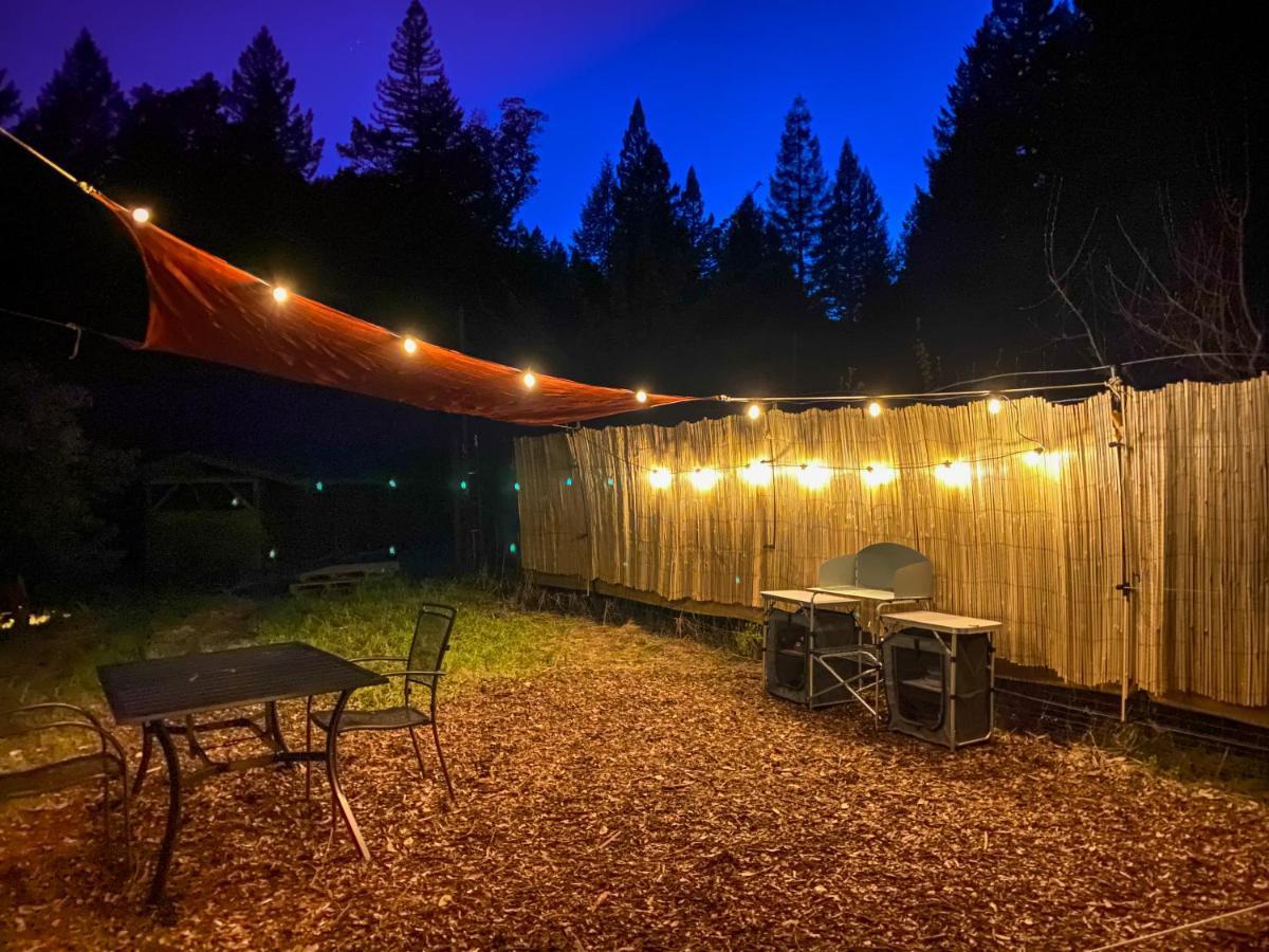 Готель Glamping In The Redwoods With A Hot Tub! Ґарбервілл Екстер'єр фото