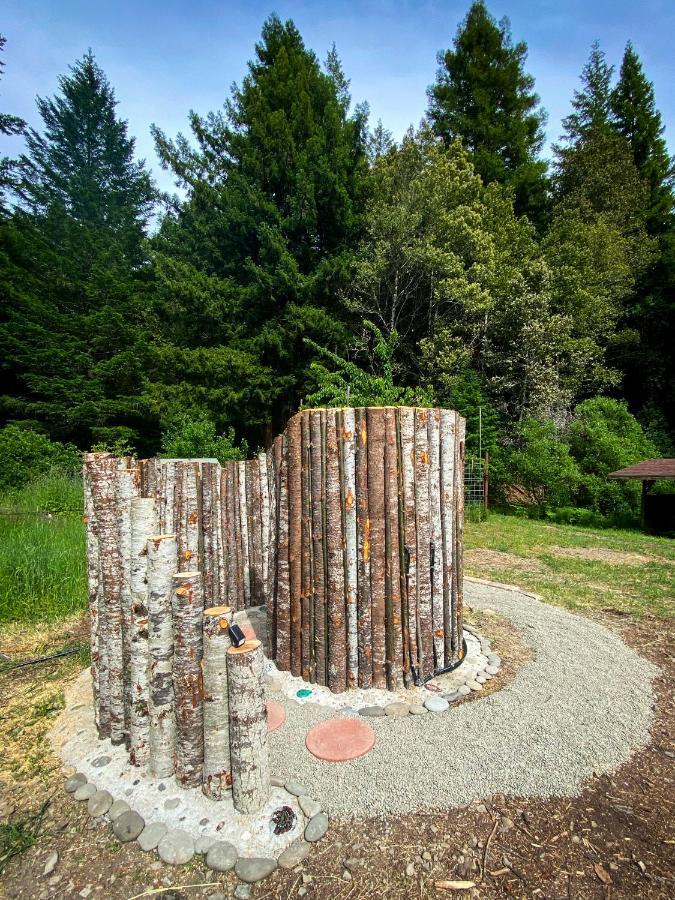 Готель Glamping In The Redwoods With A Hot Tub! Ґарбервілл Екстер'єр фото